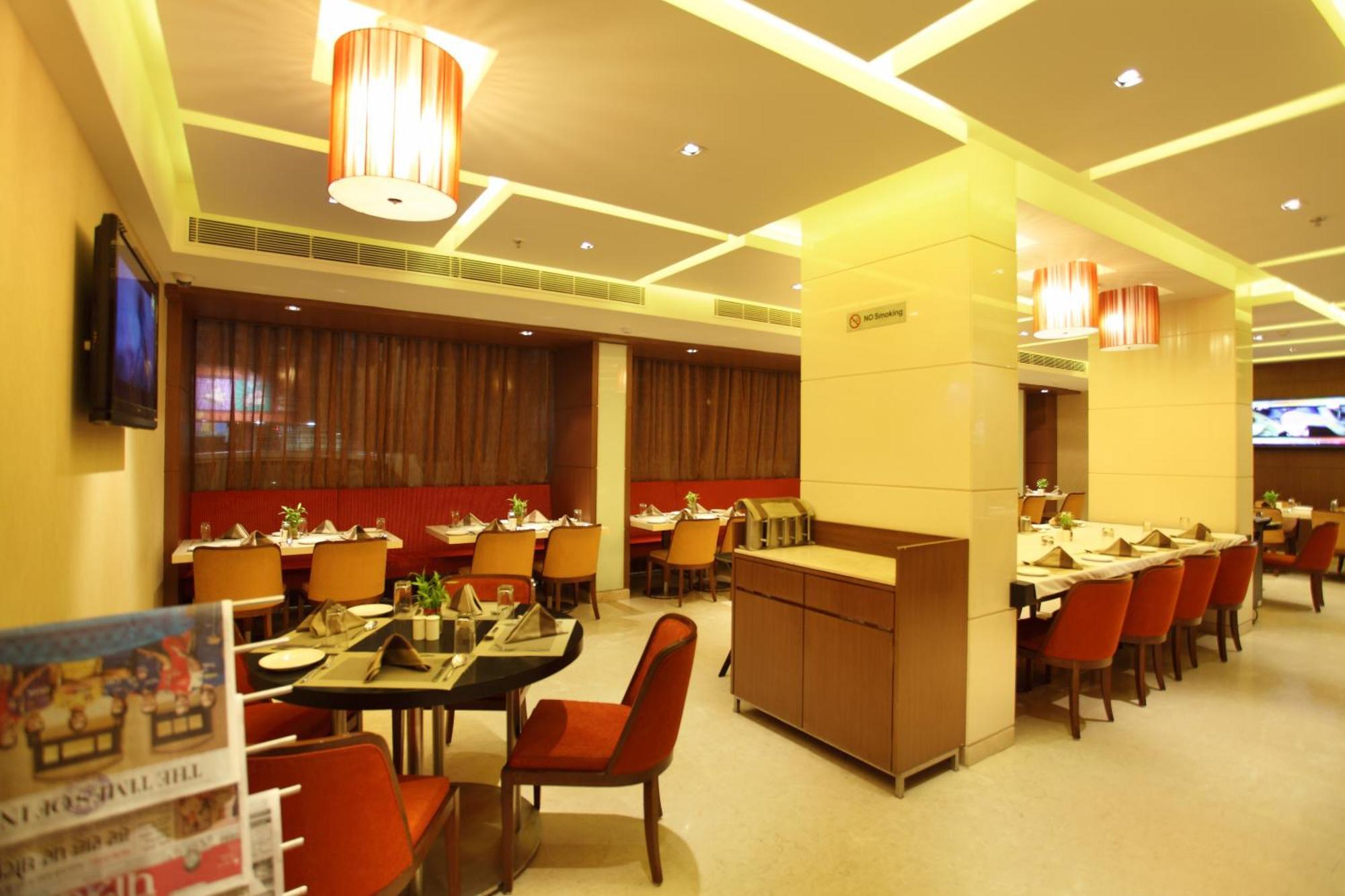 Comfort Inn Legacy Rajkot Restaurant photo