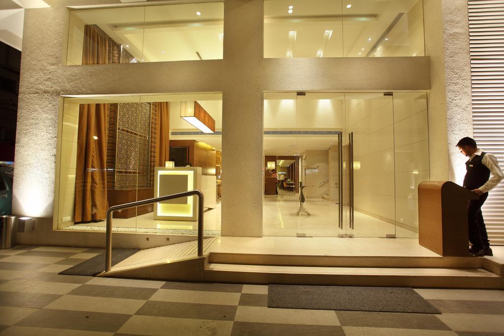 Comfort Inn Legacy Rajkot Extérieur photo