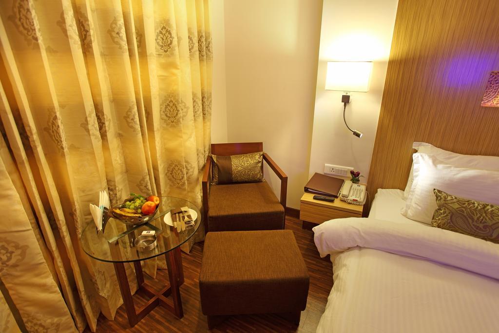 Comfort Inn Legacy Rajkot Extérieur photo
