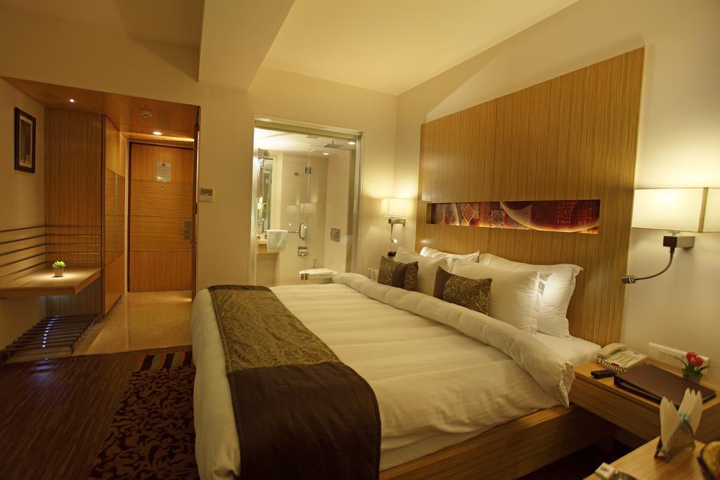Comfort Inn Legacy Rajkot Extérieur photo