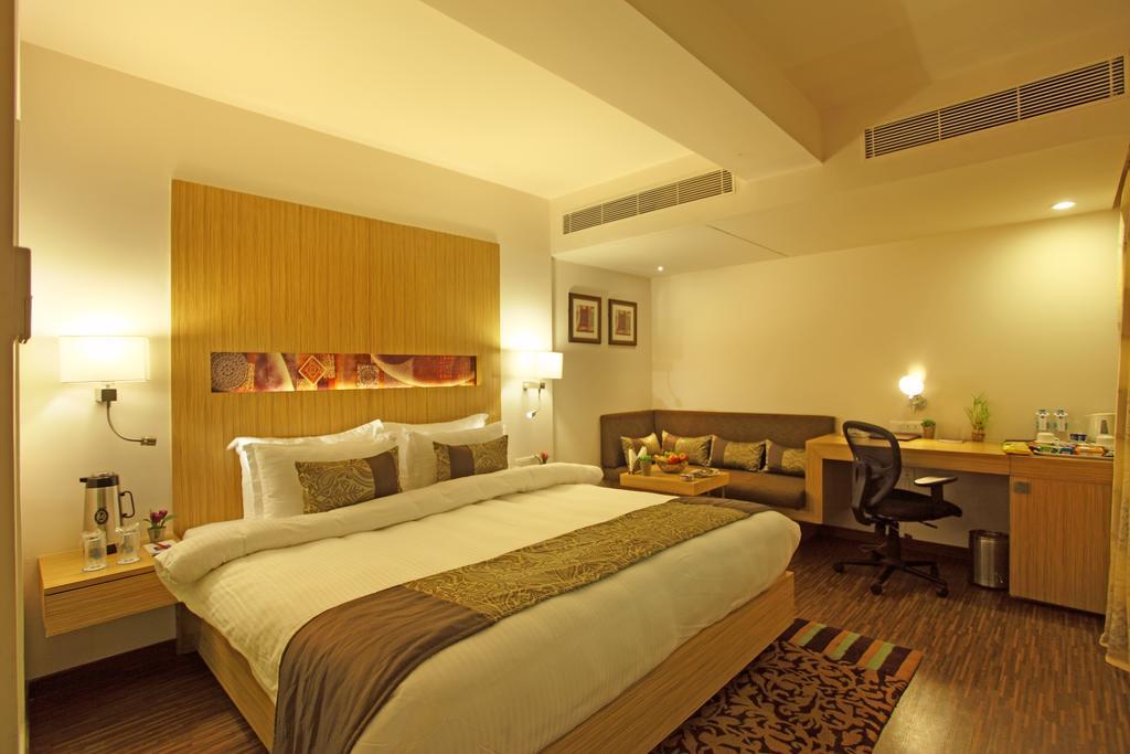 Comfort Inn Legacy Rajkot Extérieur photo