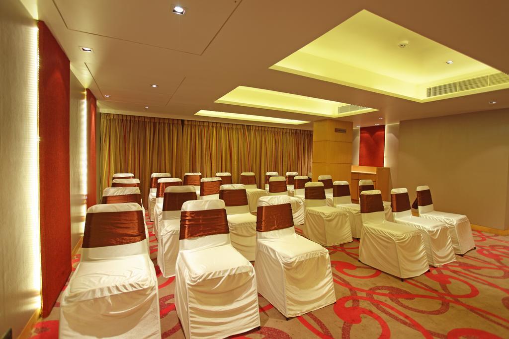 Comfort Inn Legacy Rajkot Extérieur photo