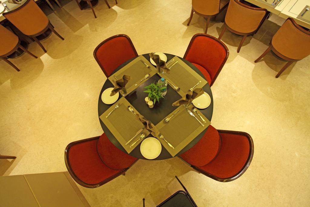 Comfort Inn Legacy Rajkot Extérieur photo