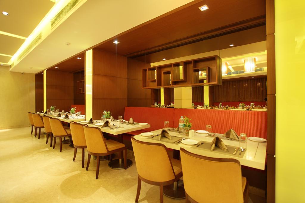 Comfort Inn Legacy Rajkot Extérieur photo